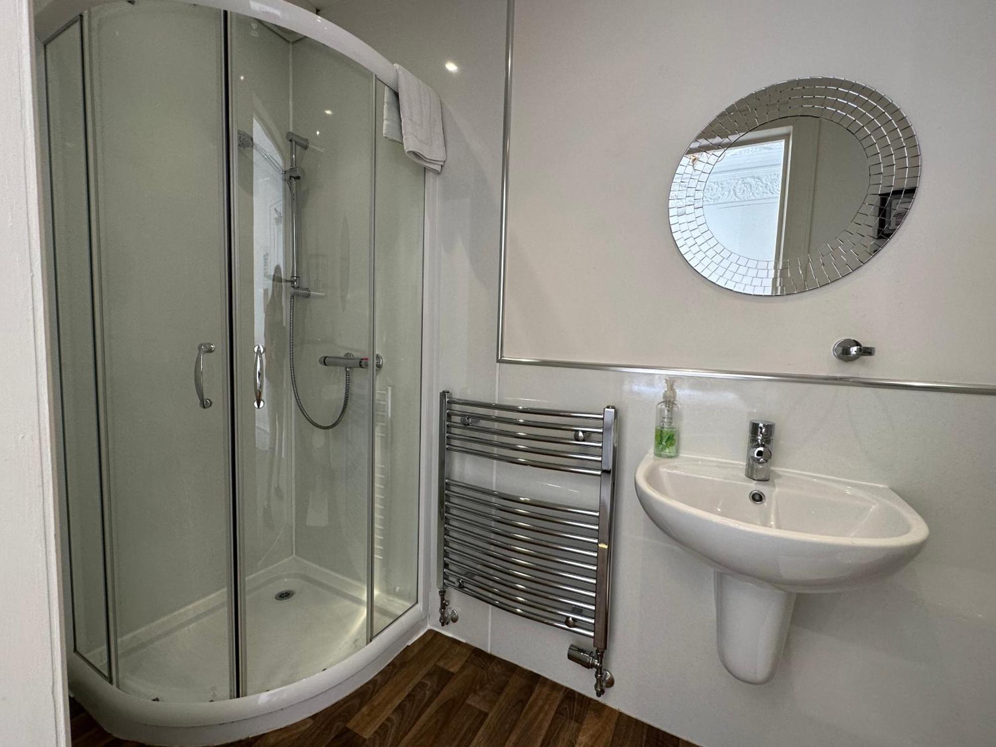 Third House Guest House Aberdeen Ngoại thất bức ảnh
