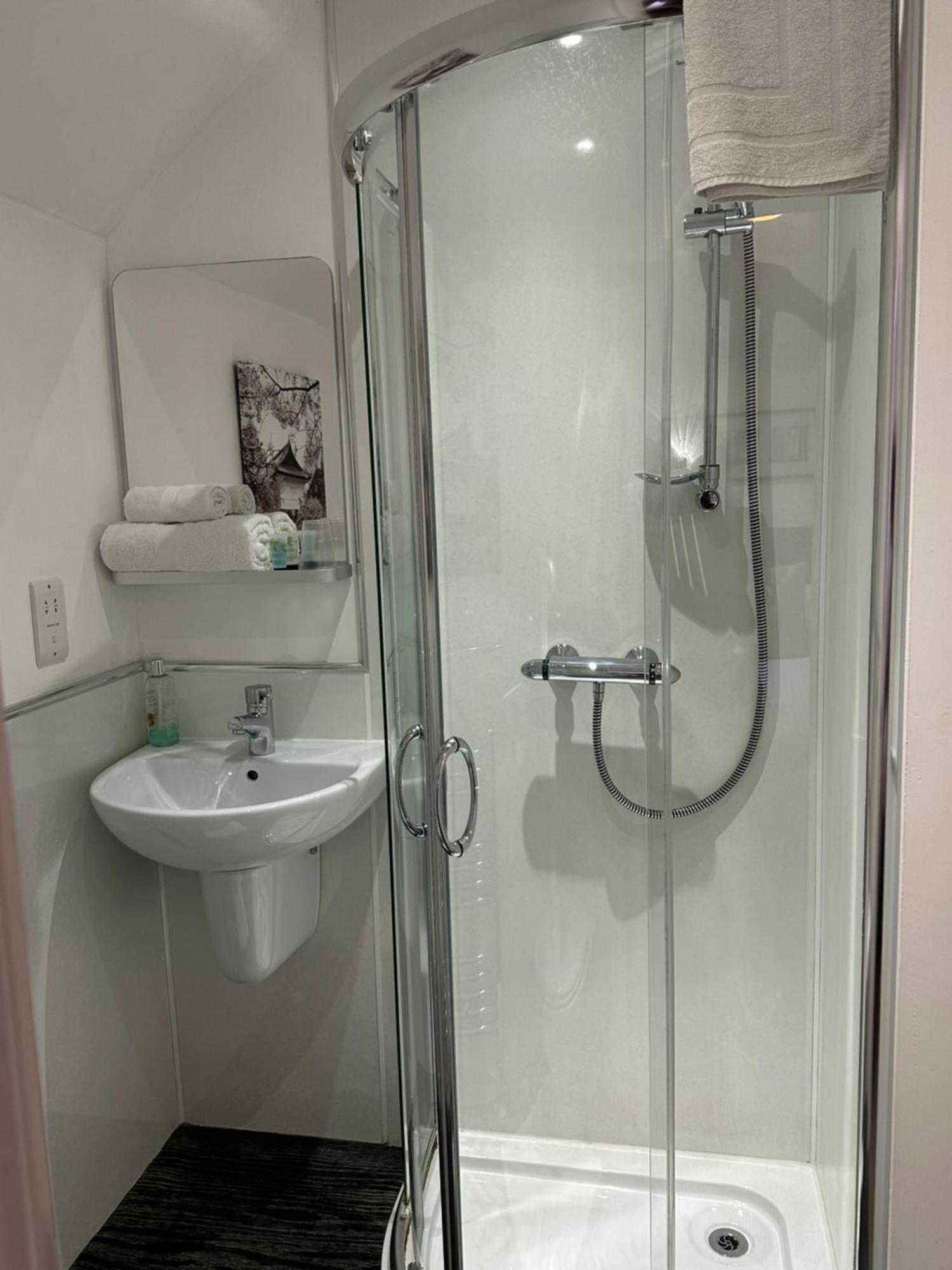 Third House Guest House Aberdeen Ngoại thất bức ảnh