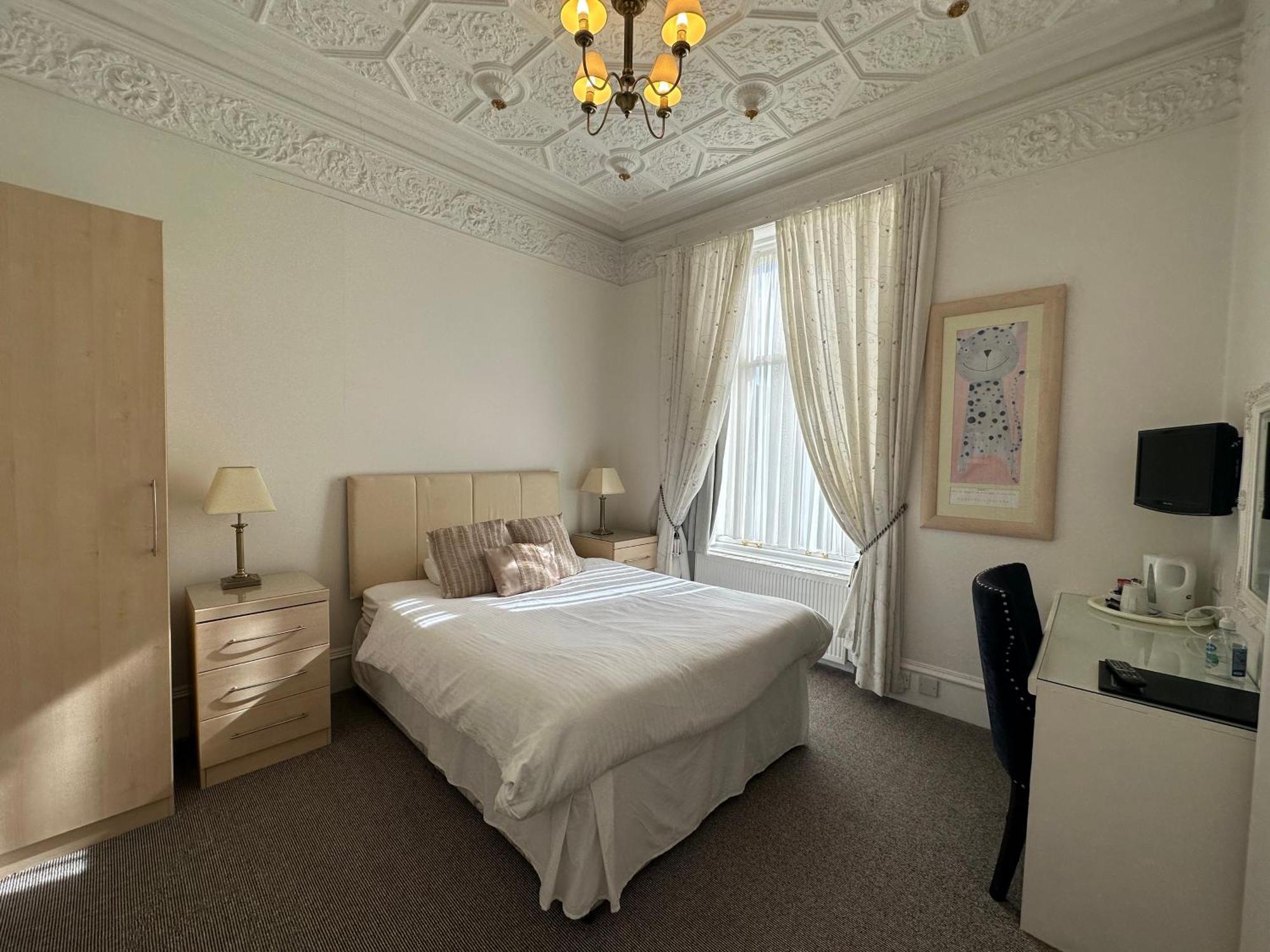 Third House Guest House Aberdeen Ngoại thất bức ảnh